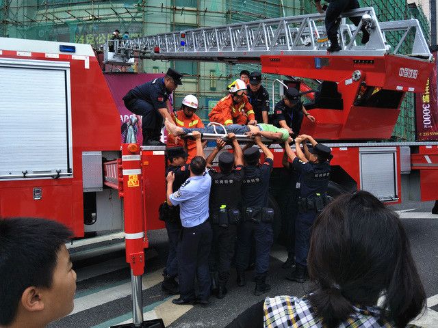 ��������܇��Ԯ4���≦�_�ּܵ��䱻���ˆT